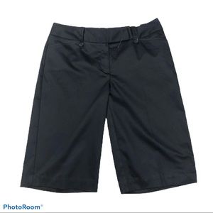 Worthington Modern Fit front zip wide leg pocketed black capris